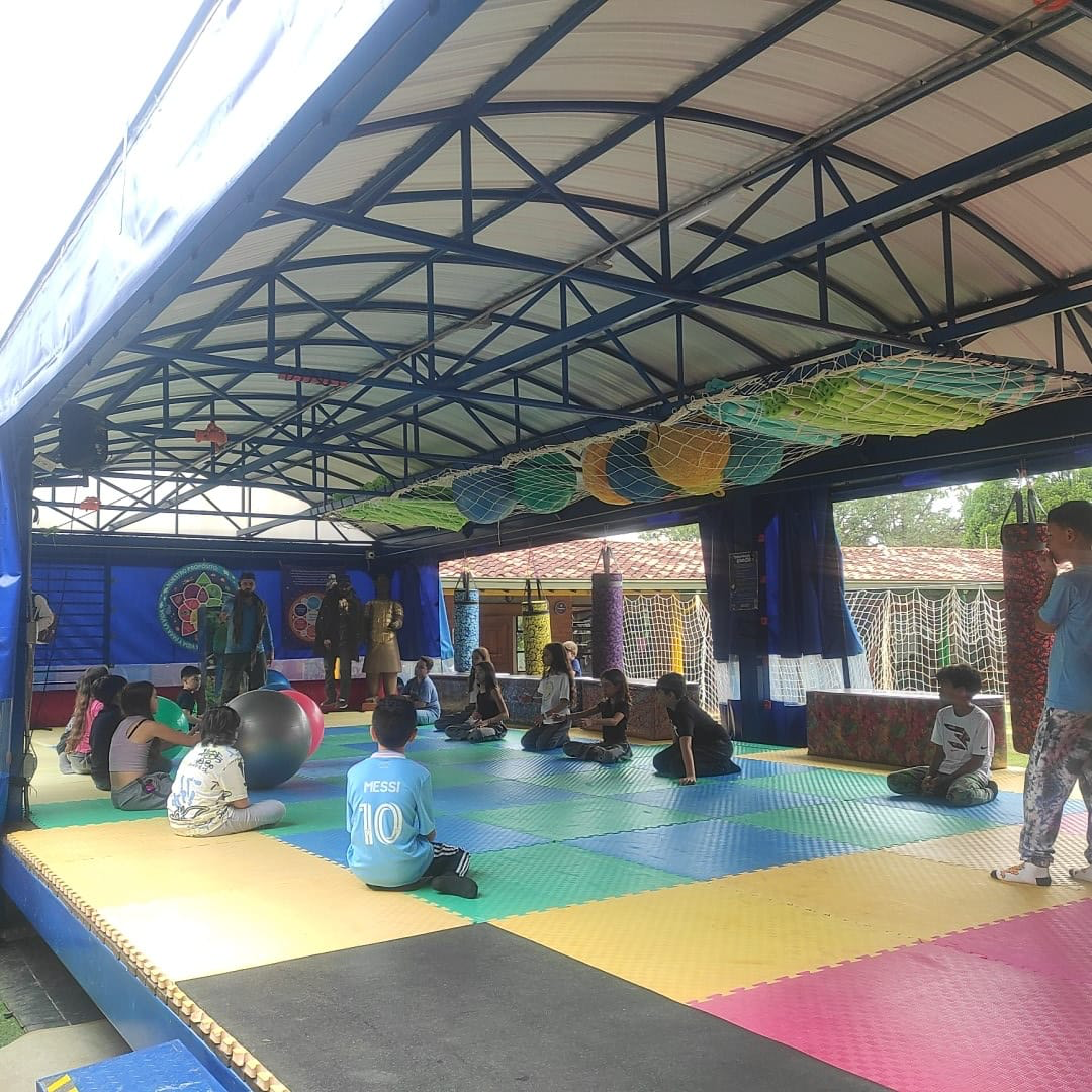 GALERÍA CLICK: DONDE LOS NIÑOS APRENDEN A DESPERTAR SU CONCIENCIA